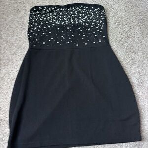 Elegant Black Strapless Dress with Embellished Bodice